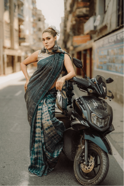 শিবুড়ি ডাই সিল্ক বাটিক শাড়ি